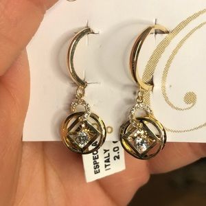 Stunning gold earrings!